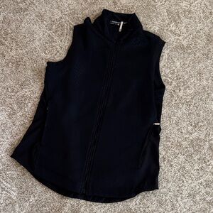 Nike Golf black polyester golf vest.